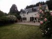 Maison Vente 3 chambres à Flée - 212 000 € Propriété restaurée avec dépendances. Proche Château du Loir, belle propriété restaurée offrant : un grand salon/séjour, une grande cuisine, une buanderie, une salle de bains et wc.. Une suite parentale à l'étage avec dressing et salle de bains, deux autres chambres. Une grange restaurée à usage de salle de cinéma, un studio avec cheminée. Possède également des combles pouvant être aménagée ainqi qu'une petite bâtisse avec cheminée et deux appentis. Un puits, un étang. Terrain de plus de 3ha . Terrasse plein sud. Bel environnement.