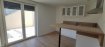 Appartement Woustviller 3 pièces 80 m². À Woustviller, Nord Sud Immobilier vous propose ce superbe appartement 3 pièces de 80 m², entièrement rénové.

Il se compose d'une entrée desservant une cuisine équipée et ouverte, avec accès direct à une terrasse de 30 m². Vous profiterez également d'une agréable pièce de vie traversante avec balcon à l'avant, d'un cellier, d'une salle d'eau avec WC, ainsi que de deux chambres.

Ce bien dispose également de trois places de stationnement.

Informations techniques : poêle à pellets, climatisation réversible, volets roulants électriques et fenêtres en triple vitrage.

Loyer hors charges : 800€/mois.
Charges : 40€/mois.
Dépôt de garantie (1 mois de loyer HC) : 800€.

Les informations sur les risques auxquels ce bien est exposé sont disponibles sur le site Géorisques : www.georisques.gouv.fr

Vos agences Nord Sud immobilier à Sarreguemines, Rohrbach les Bitche, Bitche et Diemeringen.