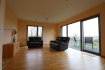 Appartement Vente 2 chambres à Bettembourg - 679 000 € À VENDRE spacieux et lumineux appartement de 92m² situé dans une résidence Sénior.
Située dans un quartier paisible et privilégié de Bettembourg à 2 pas du centre ville et connecté au piétonnier, l'agence Real G Immo vous propose cet appartement de 2 chambres avec sa terrasse de 12m² exposé plein Sud et une cave privative.
Cet appartement se compose comme suit :
- salon - séjour cuisine ouverte de 38m²,
- une chambre de 12m²,
- une deuxième chambre de 13m²,
- salle de bain de 8m².
Les prestations haut de gamme incluent :
- Parlophone à écran digital,
- cuisine toute équipée avec électroménager de grande marque,
- Carrelage de 60x60 dans l'espace vie,
- parquet bois dans l'espace nuit,
- Stores électriques à télécommande,
- Porte d'entrée sécurité S points,
- Terrasse balcon à garde corps entièrement vitré,
- Double vitrage PVC gris foncé,
- Robinetterie GROHE,
- WC suspendu séparé avec lave main,
- Espace buanderie dans l'appartement,
- Menuiseries pleines.
Cet appartement située dans la résidence EDENGREEN, saura offrir un cadre de vie exceptionnel à toute personne agée ( 55 ans) alliant confort, sécurité, convivialité en totale indépendance grâce à la multitude de service haut de gamme à disposition : accompagnement, repassage, nettoyage, bricolage, service coiffure, pédicure, esthétique, services administratifs.
Egalement et 24h/24h, 7j/7j le service conciergerie, la réception est là pour accueillir tout besoin à la carte.
Pour plus de renseignements ou une visite (visites également possibles le samedi sur rdv), veuillez contacter le 28.66.39.1.
Les prix s'entendent frais d'agence de 3 % TVA 17 % inclus.
Ref agence :73001