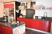 Maison Vente 3 chambres à Pont-à-Mousson - 121 000 € Maison proche commodités et accès A31. Maison de ville comprenant : cuisine équipée ouverte sur séjour, salon, 3 chambres dont une avec placards, salle de bains, WC. Parfait état, à visiter sans tarder !!!
