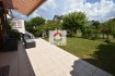 Maison Location 4 chambres à Strassen - 3 200 € En Exclusivité IMMO MAX,
Venez découvrir cette belle maison idéalement située à Strassen.
Elle se compose d'un grand salon, une cuisine équipée fermée, 4 chambres et de deux salles d'eau.
A cela s'ajoutent une cave, un beau jardin, une terrasse et un garage fermé
Bien rare, à visiter rapidement!!
Conditions:
2 mois de caution
1er mois de loyer
1 mois d'agence