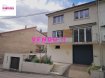 Maison Vente 3 chambres à Ars-sur-Moselle - 205 000 € A ETE VENDU début octobre 2020 par l'agence IMMOBILIERE DELARUE. Suite à cette transaction, nous recherchons activement pour acquéreurs, maison de 3 à 4 chambres, secteurs Ars sur Moselle, Ancy/Dornot et Novéant sur Moselle. Faire proposition à l'agence (estimation gratuite). Nous commissionnons tout apporteur d'affaire !L'Immobilière Delarue vous propose en exclusivité dans une rue calme et sans nuisance de passage une maison d'une superficie de 95 m2 habitable sur les hauteurs de la commune de Ars sur Moselle.Ce bien est composé d'une entrée desservant un salon/séjour lumineux exposé plein Sud avec un balcon, une cuisine, un WC et un accès cave (un WC, un local buanderie avec chaudière à gaz et un garage).Un escalier bois permet de se rendre à l'étage qui lui est agencé de 3 chambres dont une avec placard coulissant et une salle d'eau.Ce bien est située sur une parcelle de terrain de 3 ares et 21 ca avec un 2ème garage.L'ensemble des menuiseries ont été rénovées, il y a une dizaine d'années.Petite terrasse extérieure non relié à la maison mais avec une possibilité de de le faire et à moindre coût.Pour d'éventuelle question, n'hésitez pas nous contacter.Le prix de ce bien est 205 000 ' et les honoraires sont intégralement à la charge du vendeur.