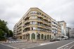 Bureau Location à Luxembourg-Centre ville - 23 624,2 € LUXEMBOURG-CENTRE VILLE, 47-49 Boulevard du Prince Henry L-1724 Luxembourg
Immeuble à bureau indépendant prêt à emménager - juillet 2025 - comprenant un 2ième (274,20 m2) et 3ième étage (275,20 m2) pour une surface totale de 549,40 m2.
Immeuble en coin avec le Boulevard Marie Thérèse et à proximité directe de la Gare, tram, P+R, commodités, parc arboré Edith Klein situé en face.
Équipements:
Kitchenette, sanitaires privatifs, système d'alarme, câblage informatique, climatisation, ventilation, chauffage (commandes centralisées et individuelles), contrôle d'accès, ascenseur.
Tarifs mensuels HTVA :
Loyer total bureaux : 23 624,20 euros HTVA (loyer soumis à la TVA)
Charges : 4 euros/m2 (communs) + entre 0,50 euros et 1,50 euros/m2 (privatifs) HTVA
Garantie locative : 6 mois de loyers + charges + TVA
Frais d'agence : un mois de loyer + TVA à charge du propriétaire
Bail de 3/6/9 minimum
contact et visites : Arianna GHITTINO téléphone : 691 205 573
email: arianna@parkagence.lu