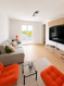 À Thionville, à proximité des commerces et des accès autoroutiers, découvrez cet appartement de 30 m² entièrement rénové avec des matériaux de qualité, situé au 3ème et dernier étage d'une résidence.  
Il se compose d'une entrée avec placard, d'un séjour donnant accès à un balcon, d'une cuisine équipée, d'une salle de bains et WC.  
L'appartement bénéficie d'une rénovation soignée et ne nécessite aucuns travaux.  
Une place de parking extérieure privative ainsi qu'une cave complètent ce bien.  
Un appartement fonctionnel et prêt à habiter, adapté aussi bien à une résidence principale qu'à un investissement locatif.  
Les points forts :  
- Appartement entièrement rénové  
- 3ème et dernier étage  
- Balcon  
- Cuisine équipée  
- Parking privatif  
- Cave  
- Proximité des commerces  
- Accès rapide aux axes autoroutiers