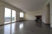 Appartement Location 2 chambres à Hesperange - 1 600 € Charmant appartement en excellent état, dans une maison bi-familiale, sise au calme et sur les hauteurs d'Hesperange.
Ce bien au 1er étage vous offre une belle surface de /-120m2 et se compose comme suit:
- hall d'entrée,
- grand salon avec feu ouvert et donnant accès à 2 balcons offrant une vue dégagée,
- une cuisine équipée séparé,
- 2 chambres à coucher,
- une salle de bain avec fenêtre;
- une salle de douche,
- garage box privative avec coin buanderie,
- emplacement extérieur devant le garage.
CONDITIONS:
- Contrat de travail à durée indéterminé obligatoire.
- 2 mois de cautions
- disponible de suite
Pour plus d'informations veuillez contacter le 28.66.38.1.
Ref agence :73000