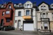 Maison Vente 6 chambres à Rodange - 640 000 € SOUS COMPROMIS.
Belle maison mitoyenne de charactère située dans une rue calme de Rodange sur un terrain de 2a16.
La maison dispose de :
Sous-sol : Grande cave divisée en plusieurs pièces et chaufferie.
Rez- de-chaussée :
Hall d'entrée, grand living, grande salle à manger, cuisine avec accès à la terrasse et cour/jardin, WC séparé, grand garage de 28 m2 avec plus de 3 mètres de hauteur.
Etage1 : Palier, 3 grandes chambres à coucher et 1 salle de bain WC.
Etage 2 : 3 chambres à coucher et balcon.
Toutes les pièces de la maison disposent d?une hauteur de 2,85 mètres.
La rue de la Gendarmerie se trouve au centre de Rodange à proximité de l'école primaire, hall sportif, aire de jeux ainsi que de la gare.
Ref agence :222