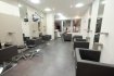 Local commercial Location à Luxembourg-Centre ville - 3 500 € LUXEMBOURG CENTRE VILLE, PLACE GUILLAUME II, salon de coiffure à louer entièrement équipé et rénové, de 60 m2 et comprenant : entrée, vitrine, salon de coiffure, WC séparé, fauteuils, éviers, étagères, vestiaire, aspirateur de cheveux au sol.
libre de suite. Loyer de 3.500 euros par mois + charges
garantie locative de 7.000 euros, frais d'agence : 3500 euros + TVA à charges du locataire. Libre de fond de commerce ou pas-de-porte
Contact et visites : Rosalba MAITRE téléphone : 691 550 189
email: rosalba@parkagence.lu