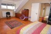 Appartement Vente 3 chambres à Kehlen - 899 000 € À VISITER RAPIDEMENT
New keys vous propose ce superbe appartement 3 chambres en duplex d'une surface totale de 157,4 m2, idéalement situé dans la commune de Kehlen, proche de toutes les commodités.
Au 1er et 2ème étages d?une copropriété très bien entretenue de 2 appartements datant de 2004.
L?appartement se compose comme suit :
Au 1er étage :
- Hall d'entrée avec placard.
- Séjour de 29m2 +/-
- Cuisine équipée de 13,2 m2 +/-
- WC séparé.
- Salle de bain avec WC de 6,8 m2 +/-
- 1 chambre de 10,6 m2 +/-
- 1 chambre de 16,3 m2 +/-
- 1 Balcon de 6,2 m2 +/-
Au 2ème étage :
- 1 chambre parentale de 22,5 m2 +/-
- 1 salle de douche de 7,8 m2 +/- avec WC.
- 1 un dressing de 4,8 m2+/-
- 1 débarras de 5,7 m2 +/-
- 1 débarras de 2,8 m2 +/-
Pour compléter ce bien, vous profiterez également des prestations suivantes :
- 1 emplacement intérieur.
- 1 emplacement extérieur.
- 1 cave.
- 1 buanderie commune.
Divers :
- Double vitrage.
- Porte de garage motorisé.
- VMC.
Pour plus d'informations et/ou visites, veuillez nous contacter au 661 434 100 ou par e-mail à l'adresse kdif@newkeys.lu
COVID: Pour votre sécurité, nos visites sont effectuées avec des masques, des gants et limitées à 3 personnes par visite.
Les prix s'entendent frais d'agence de 3 % TVA 17 % inclus dans le prix est payable par le vendeur.
Nous recherchons en permanence pour la vente et pour la location, des appartements, maisons, terrains à bâtir pour notre clientèle déjà existante.
N'hésitez pas à nous contacter si vous avez un bien pour la vente ou la location.
Estimation gratuite.