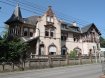 Appartement Location à Nilvange - 350 € c.c. APPARTEMENTS DANS RESIDENCE DE CARACTERE. Anciennement 'Le Castel' dans résidence de caractère, très beaux studios et appartements F1 entièrement rénovés avec kitchenette, ascenseur, parking privatif. Libre de suite, loyer à partir de 350 Euros HC. Nous consulter pour les charges.