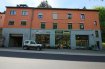 Appartement Location 2 chambres à Wiltz - 1 100 € Appartement de +-110m2 au 1er étagehallsalle de douche / buanderiegrande cuisine équipéeliving / salle à manger1 chambre à coucher1 chambre à coucher avec dressing / rangementloyer: 1.050 ' , chauffage gaz + électricité + poubelles à partpas de frais de gérancefrais d'agence: 1.287'libre à convenir_______________________________________________________Wohnung mit +/- 110 m2 im 1. StockFlurBadezimmer mit WaschmaschinenanschlussGrosse EinbaukücheWohnzimmer - Esszimmer2 SchlafzimmerMiete: 1.050 ', Gasheizung, Strom, Gemeindeabgaben separat, keine VerwaltungsgebührAgenturkosten: 1.287'Verfügbarkeit nach VereinbarungRef agence :6424
