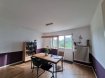 Appartement Location 2 chambres à Hettange-Grande - 870 € c.c. Appartement F3, situé au RDC surrélevé d'un petit immeuble de deux logements, comprenant: un hall d'entrée, un séjour avec un balcon attenant, une cuisine équipée va être installée, deux chambres, une salle de bain et un wc.
En annexe: un garage et une partie de jardin
Détail des charges: provision sur eau froide, entretien espace vert, électricité des communs, entretien chauffe-eau et chaudière.
Disponible le 10/09/2021