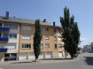 Appartement Vente 2 chambres à Luxembourg-Bonnevoie - 695 000 € texte français and english ci-dessous.
Tolles Appartement im letzten Stock einer zentral gelegenen Residenz unweit vom Bahnhof Luxemburg Stadt
Das Gebäude wurde 1970 errichtet und wurde seit dem sehr gut in Schuss gehalten. Die Wohnung liegt im 3. und letzten Stock ( mit Aufzug ). Eine grosszügige Eingangshalle verbindet alle weiteren Räumlichkeiten des Appartements. Hier finden sich ein grosses Wohn/Esszimmer mit grossen Fenstern, ein neues, modernes Badezimmer mit Dusche, Ein Küche mit Zugang zu einem Balkon und 2 Schlafzimmer. Die Fenster sind 3 fach verglast und die Böden zum Teil erneuert. Die ganze Wohnung präsentiert sich in einem sehr guten Zustand.
Die Residenz selber ist ebenfalls sehr gut unterhalten. Ein Garage gehört zum Angebot, ebenso wie ein privater Kellerraum.
Die Residenz liegt ruhig an einem kleinen Park ( Schwimmbad ). Alle Einkaufsmöglichkeiten und Transportangebote sind in unmittelbarer Nähe ( Bahnhof 5 min ). Autobahnanschluss findet sich in 500m, Flughafen 6km.
Superbe appartement au dernier étage d’une résidence à situation centrale non loin de la gare de Luxembourg.
Le bâtiment a été érigé en 1970 et a été bien entretenu au fil du temps. L’appartement se trouve au 3e et dernier étage (avec ascenseur). Un hall spacieux donne accès aux autres pièces : un grand salon/salle à manger avec des grandes surfaces vitrées, une salle de bains moderne avec douche, une cuisine avec accès au balcon, 2 chambres à coucher. L’appartement se présente dans un très bon état.
La résidence en elle-même est très bien entretenue. Un garage fait partie de l’offre, ainsi qu’une cave privative.
La résidence se trouve près d’un petit parc (piscine). Tous les commerces et transports publics sont à proximité immédiate (Gare à 5 minutes). L’accès à l’autoroute est à 500m, l’aéroport à 6km.
Great apartment on the top floor of a centrally located residence not far from Luxembourg City train station
The building was constructed in 1970 and has been very well maintained ever since. The apartment is on the 3rd and last floor (with elevator). A spacious entrance hall connects all other rooms of the apartment. Here you will find a large living / dining room with large windows, a new, modern bathroom with shower, a kitchen with access to a balcony and 2 bedrooms. The windows are triple glazed and the floors are partly renewed. The whole apartment is in very good condition.
The residence itself is also very well maintained. A garage is part of the offer, as is a private cellar room.
The residence is quietly located on a small park local (swimming pool). All shopping and transport options are in the immediate vicinity (train station 5 minutes). The motorway connection is 500m away and the airport is 6km away.