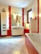 Maison Vente 3 chambres à Thionville - 265 000 € THIONVILLE - Maison 5 pièces 100 m². Coquette maison de 101 m² proche centre-ville de Thionville,Comprenant au rez-de-chaussée, une entrée indépendante, une chambre avec placard intégré, une buanderie/chaufferie et un garage (8,5 m de longueur) avec porte motorisée et une place de parking privée en extérieur.Et à l'étage: une cuisine équipée et meublée, un séjour, une salle à manger, 2 chambres, une belle salle de bain + douche italienne, ,un w.c, et un grenier.Prix frais d'agence inclus charge vendeur: 265 000€