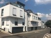 Appartement Location 1 chambre à Luxembourg-Gare - 1 580 € Très bel appartement situé au 1er étage d'une résidence récente (2012) entièrement meublé, celui ci-se compose comme suit:
* Hall,
* Living accès à un balcon de +/- 3 m²,
* Cuisine équipée séparée donnant accès à une terrasse de +/- 18 m²,
* Grande chambre à coucher,
* Salle de douche,
* Un bureau séparé (peut être utilisé comme chambre enfant),
* Cave et buanderie,
* Emplacement privatif dans la résidence.
Disponible à partir du 1er Septembre pour une durée d'un an!!
LOYER : 1.580 Euros
CAUTION : 3.160 Euros
AGENCE: 1.848,60 Euros TTC
Pour tout renseignements complémentaires ou une visite (visites également possibles le samedi sur rdv), veuillez contacter le 28.66.39.1.
Ref agence :72569