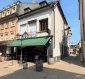 Appartement 1 chambre à louer ? Diekirch (zone piétonne)

Home Project vous propose ce bel appartement de ± 90 m² sans balcon, situé au 1er étage (sans ascenseur) en plein coeur de la zone piétonne de Diekirch.

Emplacement idéal, proche de toutes commodités : commerces, écoles, lycées, transports en commun et restaurants accessibles à pied.

Composition :
Hall d'entrée avec WC séparé
Cuisine équipée indépendante
Spacieux living / salle à manger
Grande chambre à coucher
Salle de bains avec baignoire et double lavabo

Disponible à partir du 15 septembre 2025

Loyer mensuel : 1.150 €
Charges mensuelles : 210 €
Loyer total : 1.360 €
Caution : 2.300 €
Frais d'agence : 1.345,50 € TTC

Contactez-nous dès maintenant au +352 26 36 11 12 ou par mail à info@home-project.lu pour plus d'informations ou pour organiser une visite.

1-Schlafzimmer Appartement zu vermieten - Diekirch (Fußgängerzone)

Home Project bietet Ihnen diese schöne Wohnung von ± 90 m² ohne Balkon, im 1. Stock (ohne Aufzug) im Herzen der Fußgängerzone von Diekirch.

Ideale Lage, in der Nähe aller Annehmlichkeiten: Geschäfte, Schulen, Gymnasien, öffentliche Verkehrsmittel und Restaurants zu Fuß erreichbar.

Zusammensetzung :
Eingangshalle mit separatem WC.
Separate ausgestattete Küche
Großzügiges Wohn-/Esszimmer
Großes Schlafzimmer
Badezimmer mit Badewanne und Doppelwaschbecken

Verfügbar ab dem 15. September 2025

Monatliche Miete: 1.150 €.
Monatliche Nebenkosten: 210 €.
Gesamtmiete: 1.360 €.
Kaution: 2.300 €.
Agenturkosten: 1.345,50 € inkl. MwSt.

Kontaktieren Sie uns jetzt unter +352 26 36 11 12 oder per E-Mail an info@home-project.lu für weitere Informationen oder um einen Besichtigungstermin zu vereinbaren.

1 bedroom apartment for rent - Diekirch (pedestrian zone)

Home Project offers you this beautiful ± 90 m² apartment without balcony, located on the 1st floor (no elevator) in the heart of Diekirch's pedestrian zone.

Ideal location, close to all amenities: shops, schools, high schools, public transport and restaurants within walking distance.

Comprising:
Entrance hall with separate toilet
Separate fitted kitchen
Spacious living/dining room
Large bedroom
Bathroom with bathtub and double washbasin

Available from September 15, 2025

Monthly rent: €1,150
Monthly service charges: €210
Total rent : €1,360
Security deposit: €2,300
Agency fees: € 1,345.50 incl. VAT

Contact us now on +352 26 36 11 12 or by e-mail at info@home-project.lu for more information or to arrange a viewing.