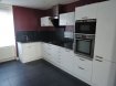 Appartement Vente 2 chambres à Algrange - 118 000 € AGREABLE APPARTEMENT DE TYPE F3. Dans petite copropriété, bel appartement de type F3 rénové, composé d'une grande pièce à vivre, d'une cuisine équipée, deux chambres dont une avec dressing, salle de bain avec baignoire, cave, grenier et cour commune. Actuellement loué, disponible décembre.
Chauffage gaz, double vitrage PVC. A SAISIR !