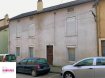 Maison Vente 3 chambres à Rosselange - 81 750 € L'Immobilière Delarue vous propose sur la commune de Rosselange, une maison mitoyenne de 130 m2 située dans une rue à sens unique et à proximité des écoles.Au RdC: une entrée désservant un salon, une cuisine, une salle d'eau avec WC, un accès jardin et cave.Possibilité d'amméger une chambre sur ce niveau.Au 1er étage: 3 chambres dont 1 traversante.Prévoir travaux: électricité et rafraichissement (cuisine et salle d'eau).Chauffage au gazTaxe foncière: environ 1000 'Terrain de 2 ares et 79 caLe prix de ce bien est de 81750 ' et les honoraires sont intégralement à la charge du vendeur.