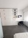 Chambre meublée avec salle de bain privative ? Cessange, Luxembourg
Belle chambre meublée située dans le quartier résidentiel de Cessange, à Luxembourg-Ville.
La chambre
?  Lit double avec caisson de rangement intégré
?  Tables de chevet avec éclairage LED
?  Nombreux rangements (grandes armoires + tiroirs)
?  Bureau avec chaise et télévision
?  Salle de bain privative (douche à l'italienne)
Cuisine partagée (1 personne maximum)
Chaque occupant dispose de son propre :
?  Réfrigérateur individuel
?  Micro-ondes individuel
?  Poubelle individuelle
?  Armoire de rangement individuelle
Équipements mis à disposition Lave-linge, sèche-linge, aspirateur, table à repasser, escabeau et boîte Amazon.
Charges : 100 € / mois tout compris
?  Internet Fibre + TV
?  Eau chaude et froide
?  Chauffage
?  Électricité
?  Ordures ménagères
?  Assurance habitation
?  Entretien et ménage des parties communes
Cave & local vélos
?  Armoire individuelle fermée à clé à la cave (120 × 200 × 60 cm)
?  Local vélos à disposition
Chambre moderne, lumineuse et entièrement équipée, idéale pour une personne seule.
Disponible immédiatement.