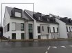 Triplex Vente 4 chambres à Colpach-Haut - 760 000 € A vendre dans le village de Colpach-Haut, beau triplex, nouvelle construction.
Niveau 0 :
- hall d'entrée
- wc séparé
- 1 bureau ou chambre à coucher
- séjour / salle à manger avec coin cuisine équipée, sortie sur terrasse de 25m².
Niveau 1 :
- chambre parentale avec dressing, salle de bain et douche, balcon de 5m².
Niveau 2:
- 2 chambres à coucher dont 1 avec balcon
- salle de douche.
Sous-sol:
- caves et buanderie.
1 emplacement extérieur et intérieur.
