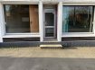 Fonds de Commerce Location à Lallaing - 690 € c.c. local commercial 45m2 . Votre agence Vitrin immo de Lallaing vous propose ce local commercial, idéalement situé, en centre ville, près de Douai. Celui ci se compose d'une entrée, 2 bureaux avec grande vitrine ,réserve et sanitaire , place de stationnement. Idéal profession libérale, activité commerciale,....plusieurs possibilités s'offrent à vous. Pour plus de renseignements, contacter directement notre agence.