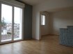 Appartement Location 2 chambres à Didenheim - 615 € c.c. A Didenheim, nous vous proposons à la Location, cet Appartement F4 de 67 m² ENTIEREMENT RENOVE situé au 4e et dernier étage d'un immeuble sans ascenseur et comprenant :
- 1 Entrée,
- 1 Séjour donnant sur le balcon,
- 1 Salle à manger,
- 2 Chambres,
- 1 Cuisine,
- 1 Salle de Bains,
- 1 WC séparé.
- 1 Cave au sous-sol
L'Eau Froide, l'Eau Chaude et le Chauffage sont collectifs et compris dans les Provisions sur Charges.