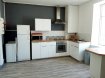 Appartement Location 2 chambres à Nancy - 650 € c.c. Appartement meublé F3 NANCY. Bel appartement meublé F3 de 53m2 situé 18 rue Oberlin à NANCY, au calme en arrière cour.L'appartement a entierement été rénové en 2016. Il se compose d'une entrée sur séjour avec cuisine équipée ouverte, d'un wc séparé , d'une salle de bain avec douche, et de deux chambres équipées de lits doubles. L'appartement est loué entièrement meublé et équipé ( Cuisine équipée, canapé, table basse, lave linge, dressing dans chaque chambres, lits doubles, et vaiselle). L'appartement est situé à proximité de toutes commodités et des écoles. LIBRE DE SUITE.