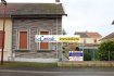 Maison jumelée Vente 2 chambres à Mont-Bonvillers - 76 500 € Mandat de Vente N° 2236
Maison jumelée de 61,83 m² sur 2,17 ares comprenant :
Entrée, cuisine (10,74 m²), salon (11,66 m²), salle de bain (7,82 m²), accès cave.
Au 1er étage : 2 chambres mansardées (14,69 m² et 10,80 m²).
Jardin avec dépendance (10m²).
Informations techniques:
- Double vitrage PVC
- Chauffage central Fuel
Pour plus de renseignements, n'hésitez pas à nous contacter au 03.82.22.45.44.