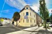 Maison Vente 3 chambres à Luxembourg-Bonnevoie - 1 849 000 € ***SOUS COMPROMIS***
immohub, votre partenaire dans l’immobilier à Luxembourg-Bonnevoie, vous propose en exclusivité cette magnifique maison de ville entièrement rénovée et réaménagée en 2020-2021.
Les 170 m2 de surface habitables se composent comme suit:
R-1 (hsp:1,86m)
Local technique & Buanderie 28,20 m2
Cave avec sortie latérale 21,30 m2
RDC (hsp: 2,91 m)
Hall d’entrée 20,00 m2
WC séparé 2,00 m2
Double séjour 32,00 m2
Cuisine équipée ouverte 14,00 m2
(Cave à vin Liebherr, électroménager Siemens)
R+1( hsp 2,76 m)
Hall de nuit 7,70 m2
Salle de douche 11,00 m2
Chambre I 15,20 m2
Chambre II 16,15 m2
Balcon 14,00 m2 avec abris meubles 8,80 m2
R+2
Hall de nuit 2,20 m2
Masterbedroom avec salle de bain en suite ouverte, WC séparé et Dressing 47 m2
Details:
Chauffage au gaz
Chaudière Buderus 2021
Chassis en PVC / Triple Vitrage / Volets électriques
Emplacement extérieur
Disponible de suite