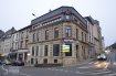Appartement Vente 1 chambre à Dudelange - 359 000 € L'Agence immobilière Christine SIMON, vous présente en exclusivité un bel appartement au deuxième étage d'une Résidence construite en 2009.Idéal pour premier achat ou investisseur.Il se compose comme suit:Hall d'entrée, séjour, cuisine équipée, chambre à coucher et salle de douche.Au sous-sol une caveL'appartement ne dispose pas d'un garage.L'appartement est actuellement loué à 990 € par mois plus 110 € de charges jusqu'au 1 septembre 2021.Nouvelles photos dans les prochains jours !La commission de vente pour l'agence de 3% plus TVA 17 % est à charge du vendeur.Pour de plus amples renseignements ou une visite de l'appartement contacter l'agence au 26 53 00 30 1 ou par mail: info@christinesimon.luNous sommes en permanence à la recherche de biens pour nos clients solvables, si vous désirez vendre ou louer, contactez Christine SIMON.