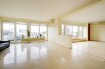 Appartement Vente 3 chambres à Luxembourg-Kirchberg - 1 070 000 € RE/MAX FORUM spécialiste de l'immobilier à LUXEMBOURG-KIRCHBERG vous propose en exclusivité ce magnifique PENTHOUSE avec 3 chambres à coucher, une surface utile de +- 141m2 et deux terrasses (+-162,73 m2 et +-6,56 m2 = +-169,29 m2) avec une vue exceptionnelle et panoramique sur toute la ville de Luxembourg.
Grâce à sa situation privilégiée au milieu d'un parc privatif à l'écart et du bruit des rues, ce Penthouse est situé à deux pas des institutions européennes et du quartier d'affaire du Kirchberg.
Il se compose de:
Un hall d'entrée,
Une cuisine équipée,
Un grand salon séjour de +- 56 m2 avec accès sur la terrasse
Les trois chambres à coucher, une salle de bain avec une douche, 2 lavabos et un W.C.
Un WC séparé et une buanderie avec les raccords pour un machine à laver dans le penthouse.
Deux emplacements intérieurs et une grande cave.
Un local à vélo est également à disposition de la copropriété.
La climatisation dans le séjour, les volets électriques programmables, la marquise électrique, le triple vitrage sur le côté exposé au vent valorisent le confort de ce bien.
La surface indiquée correspond à la surface pondérée, c'est à dire la surface habitable + 30 % de la surface extérieure.
Ref agence :Penthouse Kirchberg