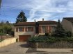 Maison Vente 3 chambres à Algrange - 327 000 € Maison Algrange 5 pièce(s) 130 m2. Très belle maison individuelle de plain pied sur sous sol complet, dans un état impeccable . De construction traditionnelle elle est implantée sur un terrain clos et arboré de 9 ares.Elle se compose d'une très belle entrée de 16 m² desservant le salon séjour traversant de 44 m², la cuisine équipée et coin repas de 19 m²; Accès terrasse ( partiellement couverte) par le salon et la cuisine. La partie nuit regroupe trois chambres de 11 m², 11 m² et 16 m², une salle de bains, une salle de douche et wc séparé. Sous sol carrelé : Garage deux voitures ( cote à cote) , atelier, salle de sport, cave à vins, buanderie , sous sol chauffé etc.....IMMODM 06 33 23 33 03 dont 3.81 % honoraires TTC à la charge de l'acquéreur.