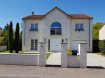 Maison individuelle Vente 3 chambres à Sainte-Marie-aux-Chênes - 399 000 € REF 448
A 5 min de Sainte-Marie-Aux-Chênes dans la commune de VERNEVILLE,
très belles prestations de qualité pour cette spacieuse maison individuelle de 2004 avec piscine sans vis-à-vis!
RDC: entrée sur hall entièrement ouvert sur salon/séjour avec sa cheminée et cuisine équipée donnant accès à une belle terrasse, WC séparé avec lave-mains, buanderie, garage.
1er: mezzanine avec son espace salon, 3 chambres avec placards, WC séparé, salle de bains avec douche et baignoire.
Chauffage électrique (faible consommation) au sol en rez-de-chaussée et radiateur à l'étage.
Double vitrage avec volets roulants manuels et en partie électrique,
entièrement clôturée et arborée, piscine chauffée, un chalet avec son sauna...
Ce bien à retenu votre attention! N'hésitez pas à contacter NOUVELLE AGENCE SAINT CHRISTOPHE au 03 87 30 13 66 ou demandez Sandra au 06 98 80 62 37