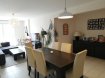 Appartement Vente 2 chambres à Porcelette - 130 000 € Pack'immo vous présente à la vente ce bel appartement de 106m² idéalement situé à proximité de Saint-Avold/Carling (5km) et de la frontière allemande (10km) dans une résidence récente du charmant village lorrain de Porcelette (57890).
Ce logement dispose de 2 chambres et d'une troisième pièce pouvant faire office de bureau ou de cellier par exemple. À cela s'ajoute un vaste séjour ouvert sur une cuisine équipée à l'américaine, une salle de bains spacieuse avec double vasque et un grand balcon accessible depuis le salon.
Le chauffage est au gaz de ville et la chaudière est neuve. De plus l'appartement est doté d'un garage individuel fermé, de 2 places de parking devant la résidence ainsi que d'un petit garde-meuble situé au rez-de-chaussée de la copropriété.
Venez découvrir ce bel appartement dans la paisible commune de Porcelette où il fait bon vivre à proximité des écoles, des commerces, de l'autoroute... À saisir dès maintenant.
Pour plus d'informations appelez-nous au 06-64-67-23-21 ou au 03-87-82-22-85, nous serons ravi de vous faire visiter les lieux.