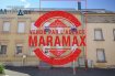 Maison Vente 4 chambres à Pétange - 695 000 € L'agence immobilière MaraMax s.àr.l vous propose cette maison jumelée avec possibilité de construire une annexe / véranda, implantée sur un terrain d'une contenance de +/- 1a 94ca.
Bien située à la sortie de Bascharage, la maison est proche de toutes commodités (cactus Bascharage et Pétange, stations d'essence, arrêt de bus,..etc).
La maison a une surface habitable de +/- 123.11 m2, une surface totale de +/- 184.3 m2 et se compose comme suit:
Rez-de-chaussée:
- hall d'entrée,
- salle à manger,
- cuisine équipée indépendante,
- WC séparé,
- buanderie
1er étage:
- salle de bains avec 2 lavabos, douche, baignoire, WC et bidet.
2eme étage:
- 2 chambres à coucher dont une avec accès à un dressing.
Au 3eme étage vous y trouverez un spacieux grenier aménageable avec une nouvelle toiture!
Au sous-sol, une cave ainsi que la chaufferie avec une chaudière à gaz Viessmann de l'année 1994.
La maison dispose d'un garage à l'arrière de +/- 23.35 m2 avec raccordements pour l'eau et l'électricité. A ceci s'ajoute un emplacement extérieur, une terrasse et un petit jardin.
Pour plus d'informations par rapport à cette maison, n'hésitez pas à nous contacter.
