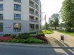 Appartement Vente 1 chambre à Diekirch - 620 000 € Appartement 1 chambre avec balcon et vue dégagée sur la vallée de Diekirch
Home Project S.A. vous propose en vente un joli appartement de 70 m², situé au 5? et dernier étage d'une résidence bien entretenue construite en 2011, le long de la Sûre à Diekirch.
Points forts :
Balcon au dernier étage avec vue imprenable sur la vallée de Diekirch
2 caves privatives incluses
Emplacement intérieur pour voiture
Ascenseur
Disponible immédiatement
Composition :
Hall d'entrée accueillant
Salon lumineux avec accès au balcon
Cuisine équipée ouverte
Débarras pratique avec étagères
Chambre à coucher avec accès au balcon
Salle de bains avec WC, lavabo et douche italienne
Localisation :
À proximité immédiate de toutes les commodités : zone piétonne avec commerces, restaurants et pharmacies, supermarchés, banques, crèches, écoles et lycées.
Cet appartement allie confort, luminosité et fonctionnalité - idéal pour une personne seule, même à mobilité réduite, ou comme investissement locatif.
Contact : +352 26361112 - info@home-project.lu
1-Schlafzimmer-Apartment mit Balkon und freiem Blick auf das Diekirch-Tal
Home Project S.A. bietet Ihnen eine hübsche 70 m² große Wohnung zum Verkauf an, die sich im 5? und letzten Stock einer gepflegten, 2011 erbauten Residenz entlang der Sauer in Diekirch befindet.
Highlights:
Balkon im obersten Stockwerk mit atemberaubendem Blick auf das Tal von Diekirch.
2 private Kellerräume inbegriffen
Innerer Stellplatz für Auto
Fahrstuhl
Sofort verfügbar
Zusammensetzung:
Einladende Eingangshalle
Helles Wohnzimmer mit Zugang zum Balkon
Offene, voll ausgestattete Küche
Praktischer Abstellraum mit Regalen
Schlafzimmer mit Zugang zum Balkon
Badezimmer mit WC, Waschbecken und italienischer Dusche
Standort:
In unmittelbarer Nähe zu allen Annehmlichkeiten: Fußgängerzone mit Geschäften, Restaurants und Apotheken, Supermärkten, Banken, Kindergärten, Schulen und Gymnasien.
Diese Wohnung vereint Komfort, Helligkeit und Funktionalität - ideal für eine Einzelperson, auch mit eingeschränkter Mobilität, oder als Mietinvestition.
Kontakt: +352 26361112 - info@home-project.lu
1-bedroom apartment with balcony and unobstructed view of the Diekirch valley
Home Project S.A. offers for sale a lovely 70 m² apartment, located on the 5? and top floor of a well-maintained residence built in 2011, along the Sûre river in Diekirch.
Highlights:
Top-floor balcony with breathtaking views over the Diekirch valley
2 private cellars included
Indoor car parking space
Elevator
Immediately available
Composition :
Welcoming entrance hall
Bright living room with access to balcony
Open-plan fitted kitchen
Practical storage room with shelves
Bedroom with access to balcony
Bathroom with WC, washbasin and Italian shower
Location:
Close to all amenities: pedestrian zone with shops, restaurants and pharmacies, supermarkets, banks, crèches, schools and colleges.
This apartment combines comfort, brightness and functionality - ideal for a single person, even with reduced mobility, or as a rental investment.
Contact: +352 26361112 - info@home-project.lu
