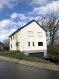 Maison Vente 3 chambres à Useldange - 895 000 € Maison individuelle 3 chambres à coucher construite sur trois niveaux ainsi que des combles. La maison vous accueillera au rez-de-chaussée avec : - un hall d'entrée - un WC séparé - un débarras - un espace vie (38,23 m²) - une cuisine - une terrasse de 25,50 m².
A l'étage vous trouverez : - un hall - 3 chambres à coucher (15,41 m², 11,51 m² et 11,82 m²) - un dressing - une salle de bain (avec WC) - une salle de douche - un WC séparé.
Deux emplacements intérieurs de parking - un local chaufferie - une buanderie viennent compléter ce bien.
Ref agence :882948
