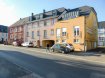 Appartement Vente 2 chambres à Grosbous - 638 000 € -- FR --
Home Project vous propose un joli duplex de 112 m2 dans un état comme neuf à Grosbous dans une petite copropriété de deux unités sur un terrain de 1,54 ares.
La terrasse de l'appartement est orientée vers le sud.
Il se compose comme suit :
2ième étage :
- entrée avec WC séparé
- living avec cuisine équipée ouverte (avec débarras)
- terrasse avec l'accès du living
- 1 chambre à coucher avec armoire encastrée
- salle de bains privée (accessible par la chambre à coucher)
3ième étage :
- 1 chambre à coucher avec dressing
- salle de douche avec WC et lavabo
rez-de-chaussée :
- garage fermé pour 1 voiture (branchement machine à laver et séchoir)
-- EN --
Home Project offers you a nice duplex of 112 m2 in like new condition in Grosbous in a small condominium of two units on a plot of 1.54 ares.
The apartment's terrace faces south.
It is composed as follows:
2nd floor:
- entrance with separate WC
- living room with open fitted kitchen (with storage room)
- terrace with access from the living room
- 1 bedroom with fitted wardrobe
- private bathroom (accessible from the bedroom)
3rd floor:
- 1 bedroom with dressing room
- shower room with toilet and sink
ground floor :
- closed garage for 1 car (washing machine and dryer connection)
-- DE --
Home Project bietet Ihnen eine schöne Maisonette von 112 m2 in neuwertigem Zustand in Grosbous in einer kleinen Wohnanlage von zwei Einheiten auf einem Grundstück von 1,54 Ar.
Die Terrasse der Wohnung ist nach Süden ausgerichtet.
Sie setzt sich wie folgt zusammen:
2. Etage:
- Eingang mit separatem WC
- Wohnzimmer mit offener Einbauküche (mit Abstellraum)
- Terrasse mit Zugang vom Wohnzimmer
- 1 Schlafzimmer mit Einbauschrank
- privates Badezimmer (zugänglich vom Schlafzimmer)
3. Etage:
- 1 Schlafzimmer mit Ankleideraum
- Duschraum mit Toilette und Waschbecken
Erdgeschoss:
- geschlossene Garage für 1 Auto (Anschluss für Waschmaschine und Trockner)
Ref agence :1304