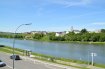Studio Location à Stadtbredimus - 900 € IMMO EXCELLENCE vous propose un studio entièrement meublé d'une surface habitable de 40 m2 situé au deuxième étage d'une petite Résidence bordant la Moselle. Le studio se compose d'une cuisine équipée et ouverte donnant sur une grande pièce, style ' open space ', avec un accès sur un balcon offrant de magnifiques vues dégagées sur la Moselle. Le studio dispose également d'une salle-de-douche avec raccordement pour la machine-à-laver, d'une cave ainsi que d'un emplacement intérieur. La résidence dispose également d'un ascenseur.
Coup de cœur !! A voir absolument !!
Ref agence :3426723