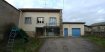 Maison Vente 3 chambres à Milly-sur-Bradon - 86 000 € Maison d'habitation (83/90émes) comprenant :
Au rez-de-chaussée : hall d'entrée, cuisine d'été, salle d'eau avec w.c. , chaufferie, cave voûtée, garage ;
A l'étage : cuisine, salon, w.c., salle de bain, 3 chambres ;
Terrain sur le devant et l'arrière de la maison.
Installation de chauffage central au fioul.
Maison à rénover composée :
Au rez-de-chaussée : cuisine, pièce, grande chambre ;
A l'étage : chambre et grenier.
Le tout sur une superficie de 9a 27ca