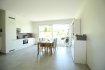 Appartement Location 2 chambres à Luxembourg-Cessange - 1 750 € A Cessange , Sigelux Real Estate vous propose à la location ce récent appartement, construction 2014 , au rez de chaussée de la résidence Carbone, il bénéficie d’une terrasse et d’un jardin ensoleillés.
Situé au 3-5 rue des Frênes L-1549 Luxembourg, sa surface habitable est de 75m2, et se compose comme suit :
- Hall d’entrée
- Cuisine équipée ouverte
- Living de 30m2 accès terrasse de 15m2
- Jardin de 80m2
- 2 chambres à coucher
- Une salle d’eau avec baignoire, double lavabo, WC
- Une toilette séparée
- 1 emplacement de parking en sous-sol
- Cave
- Buanderie
- Stores électriques
- Parquet et carrelage
- Chauffage au gaz
L’appartement dispose de la domotique pour le réglage de l’alarme, du chauffage, des stores, de l’entrée de l’immeuble….
Loyer : 1750€
Charges : 250€
Garantie locative : 3 mois de loyer
Frais d’agence : 1 mois de loyer + 17% Tva
DISPONIBILE LE 15 SEPTEMBRE 2019
