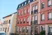 VIEUX-DORNACH nous vendons 1 appartement de type F3 très LUMINEUX.
Situé au cœur du quartier CALME et recherché de Dornach, découvrez ce charmant F3 de 61m², niché au 3e et dernier étage d’un immeuble de caractère.
L’appartement se compose de :

-1 entrée accueillante
-1 salon-séjour spacieux et baigné de lumière
-1 cuisine équipée fonctionnelle
-1 chambre / Possibilité de créer 2 chambres
-1 salle de bains moderne carrelé
En complément, vous bénéficierez de plusieurs espaces pratiques et appréciables :
1 buanderie, 1 cave privative, 1 grenier
1 JARDIN Privatif dans la cour

1 jardin privé pour profiter des beaux jours.
Chauffage individuel au gaz (chaudière VAILLANT)
Appartement en très bon état, juste prévoir réffection sol (Le prix tient compte des travaux à prévoir)

AVIS MATT IMMO: Emplacement IDEAL : à 2 pas des écoles, des commerces .
Environnement paisible et sans vis-à-vis.
Immeuble rénové en 2022 (façade + toiture & isolation)
 SOUS COMPROMIS de VENTE