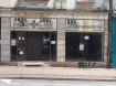 Local commercial Location Metz-Sablon - 1 050 € c.c. A loué, local d'une ancienne pharmacie situé rue du Sablon. Il est composé d'une grande pièce principale avec 2 grandes baies vitrées donnant sur la rue, de sanitaires et d'une réserve. Disponibilité immédiate.