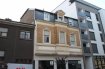 Appartement Vente 3 chambres à Differdange - 270 000 € L'agence ImmoAssur vous propose en exclusivité un joli appartement rénové
au 1er étage d'une petite résidence au centre de Diffferdange.
Il se compose ainsi: hall d'entrée, cuisine équipée semi-ouverte sur séjour et salle à manger, trois grandes chambres à coucher, salle de bain avec douche et baignoire, cave, buanderie commune.
Libre de suite !
Remarque:
- façade et toiture du bâtiment en bon état
- fenêtres double vitrage
- dalles bois
Les surfaces et les superficies sont indicatives.
Nous sommes aussi disponibles pour les visites le samedi.
Selon la disponibilité des propriétaires.
Nous recherchons en permanence pour la vente et pour la location,
des appartements, maisons, terrains à bâtir etc pour notre clientèle déjà existante.
Achat éventuel par notre société.
N‘hésitez pas à nous contacter si vous avez un bien pour la vente ou la location.
Estimations gratuites.
Pour l‘obtention de votre crédit, notre relation avec nos partenaires financiers (banques luxembourgeoise) vous permettront d‘avoir les meilleurs conditions, inclus dans nos services gratuits.
Ref agence :881401