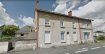 Immeuble de rapport Vente à La Chartre-sur-le-Loir - 155 150 € IDEAL INVESTISSEUR. Au coeur de LA CHARTRE, immeuble de rapport de 197 m2, divisé en 2 appartements : ,- au RDC : T5 (4 chambres) de 121 m2 avec jardin ,- au 1er étage : T4 (3 chambres) de 76 m2, avec terrasse. , ,Grenier sur le tout et nombreuses dépendances : hangar, garage, atelier, cave. Cour. , , , , CONTACTEZ Laurence DEVILLERS Tél : 06 29 71 10 77