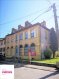 Local commercial Vente à Ars-sur-Moselle - 60 500 € En Exclusivité l'Immobilière Delarue, vous propose ce local au rdc d'un immeuble de caractère + 2 places de parking +une cave'******Vous souhaitez vous installer en plein centre de Ars-sur-Moselle, c'est le moment!!******Il est d'une surface de 39m², possède un toilette et une salle d'eau qui ont été renovés.Chauffage électrique.Syndic BénévoleNombre de lots:6 appartements, 6 caves, 6 parkingFaibles chargesLe prix de vente est de 60500 euros et les honoraires d'agence sont à la charge du vendeur.
