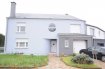 Maison jumelée Vente 4 chambres à Junglinster - 790 000 € Maison avec très fort potentiel, dans une cité calme de Junglinster, proche de toutes commodités, axes routiers et transports en commun
La maison libre des 3 cotés et de construction de 1995 nécessitera de travaux de rénovations pour lui redonner une touche aux gouts du jour
Le bien se compose comme suit :
RdCh
- hall d'entrée
- living / salle à manger avec accès terrasse et jardin
- cuisine équipée et séparée
- WC séparé
- garage pour une voiture / possibilité de garer deuxième devant le garage
Etage
- 4 spacieuses chambres à coucher
- Salle de Bain
Grenier et caves complètent ce bien
Pour de plus amples informations, contactez notre agent au +352.661.17.10.06
Visites sur Rv du lundi au samedi