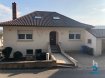 Maison mitoyenne Vente 5 chambres à Bettendorf - 535 000 € Homesell vous propose en exclusivité une maison bi-familial avec balcon et jardin orientation sud sise à Bettendorf, située dans une zone très calme. Ce bien dispose au rez-de-chaussée d'un grand hall d'entrée, cuisine équipée, salon avec feu ouvert et salle de séjour, le tout avec accès sur une grande terrasse. 3 chambres,WC séparé,salle de bain. Au premier étage, hall, 2 chambres et un bureau. Idéal pour famille nombreuse ou pour des nécessitants d'un jardin privatif ensoleillé!Contactez-nous pour une visite ou plus de renseignements!Tel: 28 11 22-1 ou info@homesell.luRef agence :56
