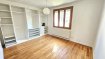 Appartement Vente 2 chambres à Metz - 210 000 € Appartement 3 pièces. Metz SABLON
Au sein d'une petite copropriété constituée de deux logements :
Un appartement F3 de 81M2 composé d'un salon desservant une véranda menant au jardin privé, une cuisine séparée, une salle d'eau, 2 grandes chambres, W.C séparés, dressing.
Un garage porte motorisée et une cave viennent compléter ce bien.
Chauffage individuel au gaz, chaudière récente.
Fenêtres DV, volets roulants.
Honoraires d'agence charge vendeur.
Contact : Gay Alexandre au 07 82 10 11 91 pour plus d'information ou pour convenir d'une visite.