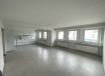 Appartement Vente 2 chambres à Alzingen - 865 000 € DESCRIPTION
Découvrez cet appartement exceptionnel à vendre, situé dans la charmante ville d'Alzingen, Luxembourg. Cette propriété est proposée par NEWGEST S.A R.L.
Détails de la propriété:
Cet appartement rénové est une opportunité à ne pas manquer avec ses 89 m² d'espace de vie somptueux. Il dispose de deux chambres lumineuses, d'une salle de bains moderne et de toilettes supplémentaires, ce qui assure le confort quotidien. L'appartement est complété par un garage privé et un stationnement extérieur, offrant ainsi une place généreuse pour vos véhicules. Un avantage notable est sa cuisine équipée ouverte, parfaite pour les amateurs de cuisine. De plus, une cave et une buanderie sont également incluses, ajoutant à la praticité de cet espace de vie. La propriété s'étend sur un bâtiment de trois étages.
Installations à proximité:
Alzingen est un quartier paisible qui offre une atmosphère familiale et conviviale. Les écoles de la région sont réputées pour leur excellence académique. Pour les courses quotidiennes et le shopping, de nombreuses options s'offrent à vous, de même que pour les dîners au restaurant, avec une variété de cafés et de restaurants à proximité. Les espaces verts et parcs dans la région assurent des moments de détente et de loisirs en pleine nature. Les soins de santé sont aisément accessibles grâce à plusieurs cliniques et pharmacies locales. Enfin, Alzingen est bien desservi par les transports en commun, facilitant ainsi les déplacements vers les autres quartiers de Luxembourg.
Ne manquez pas cette opportunité : tria@newgest.lu ou. 691125293