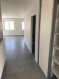 Appartement Location 2 chambres à Bertrange - 920 € c.c. Appartement F4 à Bertrange dans résidence neuve.
Aménagement très contemporain, belles prestations, volets électriques, quartier calme, grand séjour avec cuisine équipée ouverte, belle terrasse de 14m2, deux chambres avec placard, une salle de bains avec baignoire et douche à l'italienne et un wc séparé.
Une place de parking privative.